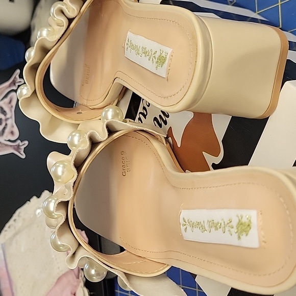 Camel Threads Pearl Beige Slide Sandals Size 9 Brand New - Picture 7 of 11